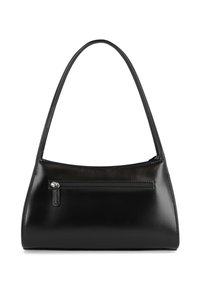 Zwarte leren handtas met een gebogen schouderriem, rechthoekige vorm, gladde textuur en een ritssluiting aan de voorkant.
