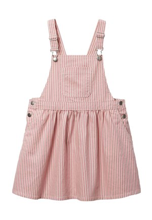 Robe tablier à rayures verticales roses et blanches avec bretelles à boucle réglable, une poche frontale et des boutons-pression métalliques à la taille.