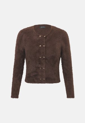 Chaqueta corta de piel sintética marrón con mangas largas, cuello redondo y botones dorados en forma de corazón a lo largo del frente. Acabado suave y texturizado.