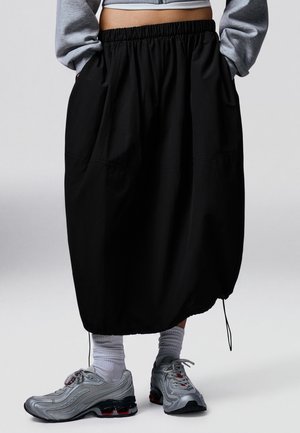 Bershka, TECHNICAL PARACHUTE MIDI SKIRT WITH SEAM DETAILS - Jupe trapèze - black