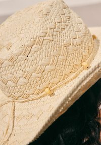 Next Hatt - neutral