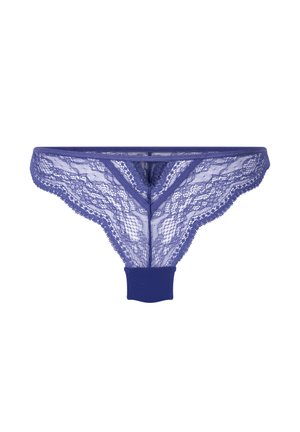 Diepe paarse kanten string met bloemenpatroon, voorzien van een zachte stof tailleband en geschulpte randen voor extra textuur en detail.