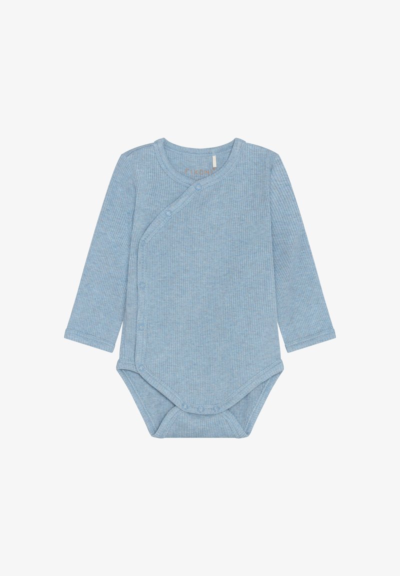 Baby-Body mit langen Ärmeln aus hellblauem Rippstoff, mit überlappendem Vorderteil, Druckknöpfen und rundem Ausschnitt.