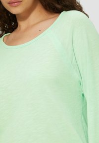 s.Oliver Longsleeve - mint