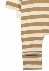 Gestreifter Baby-Spielanzug aus beigem und hellbraunem Baumwollmaterial. Mit kurzen Ärmeln, elastischen Bündchen und einem kleinen Markenzeichen an der Seite.