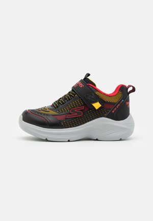 HYPER BLITZ - Trainers - black/red
