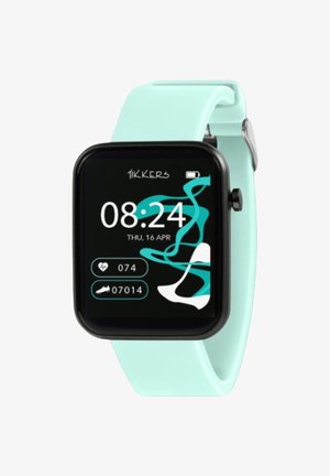 Hellblaues Silikon-Smartwatch mit einem quadratischen schwarzen Display, das Zeit und Gesundheitsdaten anzeigt, mit minimalistischem Design.