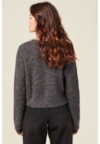 BONOBO Jeans MIT LANGEN ÄRMELN CROPPED - Strickpullover - gris foncé