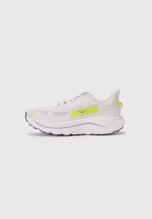 CHALLENGER 8 - Chaussures de running - white/neon yellow