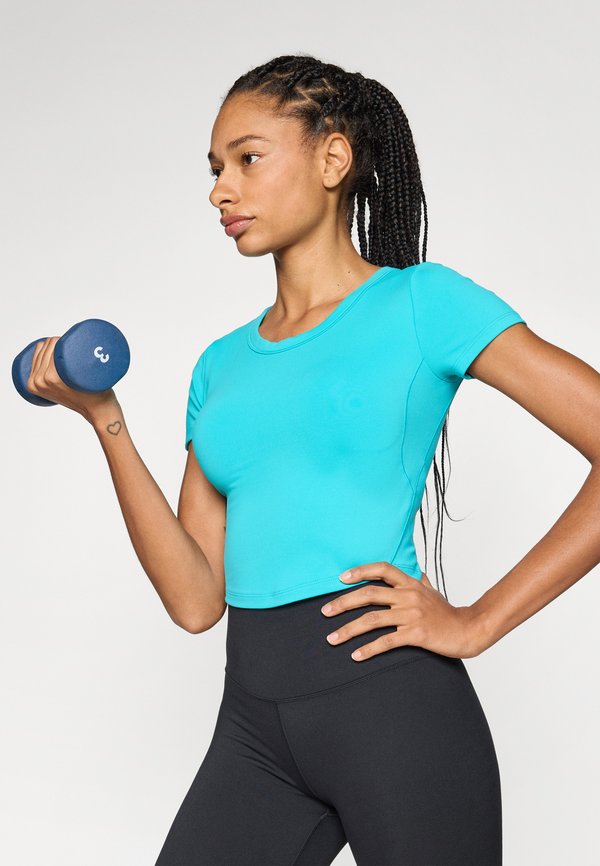 ONE FITTED - Sports T-shirt4