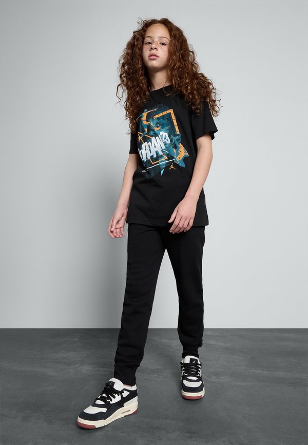 JORDAN 3PEAT TEE UNISEX - Print T-shirt4