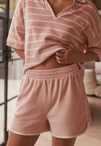 Next REGULAR FIT - Šorti - pink