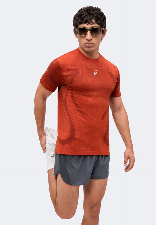 ASICS ROAD SEAMLESS - Sports T-shirt - singed red — photo 4