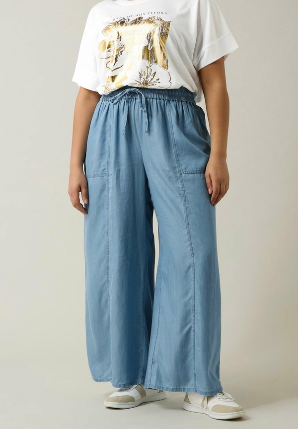 WIDE LEG - Stoffhose