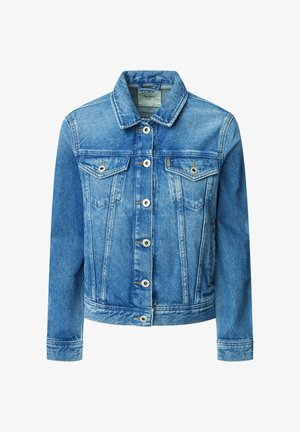 Chaqueta de mezclilla azul claro con cuello clásico, cierres de botones, dos bolsillos en el pecho y mangas largas con puños estándar.