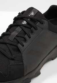 adidas Performance Obuwie hikingowe