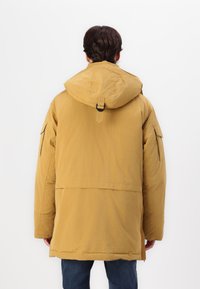 Thumbnail Image 4