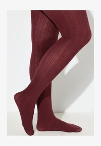 Wybrany, burgundy red