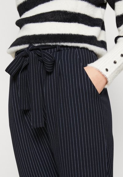 ONLY Dames Onlpoptrash-naja Fine Stripe PNT Noos broek ONLY Dames Onlpoptrash-naja Fine Stripe PNT Noos broek