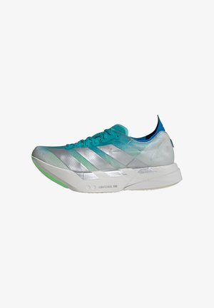 Chaussure de course légère avec une tige translucide, des accents en dégradé de bleu sarcelle et argent, une semelle rembourrée et des détails en maille texturée.