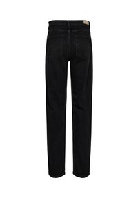 Jean en denim noir à coupe droite, avec deux poches arrière et une petite étiquette de marque à la taille. Sans ornements visibles.