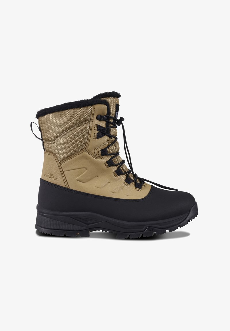 Botte imperméable tan avec semelle en caoutchouc noir, dessus texturé, col en fausse fourrure noire et lacets noirs. Design durable pour les conditions climatiques froides.