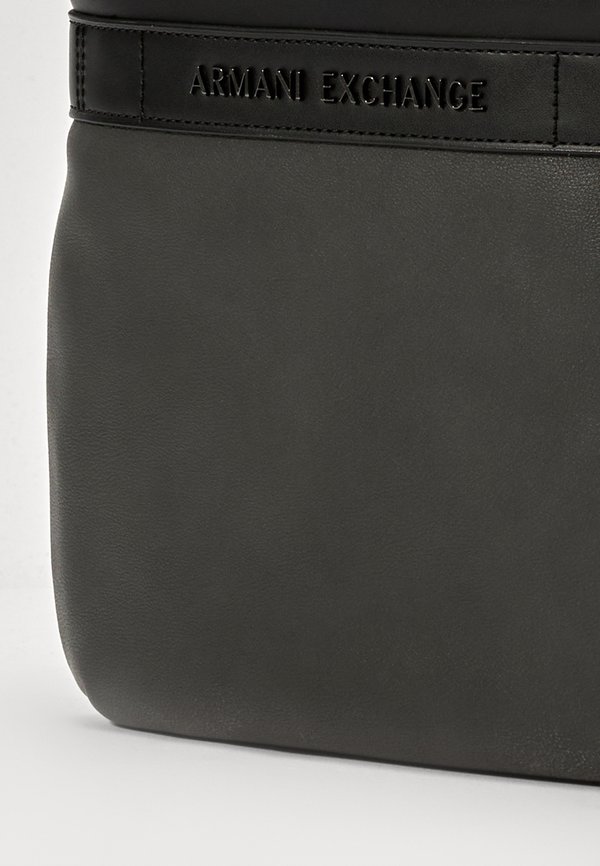 MESSENGER BAG UNISEX - Cross body bag3