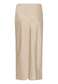 Jupe midi beige en tissu lisse et légèrement froissé. Elle présente une taille ajustée et une silhouette droite, créant un drapage élégant.