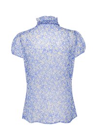 Bluză florală albastră cu guler fronsat, mâneci scurte și puffate, și un material ușor, transparent cu flori mici albe și galbene.