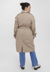 Vero Moda Curve VMRAMONNA - Trenchcoat - silver mink