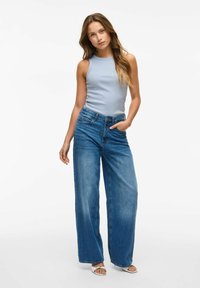 VILA VISOLA TANK - Linne - kentucky blue