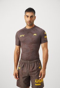 Venum UFC FIGHT WEEK 4.0 MENS RASHGUARDS - Športne majice - dark brown