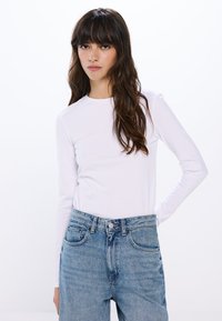 Top s dlouhým rukávem - white