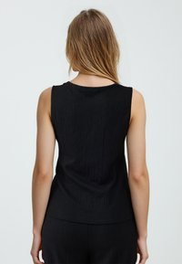 Jimmy Key Top - black