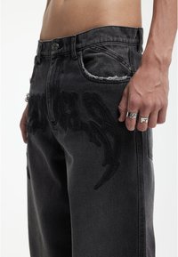 Thumbnail Image 6