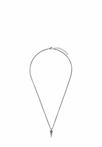Naszyjnik wykonany z metalu w srebrnym odcieniu, z cienkim łańcuszkiem i trójkątnym wisiorkiem, o gładkim wykończeniu oraz regulowanej długości z zapięciem.