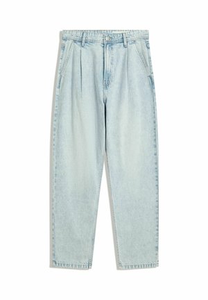 Hellblaue Jeans mit hoher Taille, Falten vorne, seitlichen Taschen, Gürtelschlaufen und Knopfverschluss mit Reißverschluss.