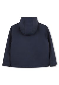 Veste à capuche bleu marine avec une texture lisse. Présente une coupe droite, des manches longues et des coutures soignées. Sans quincaillerie ni accents visibles.