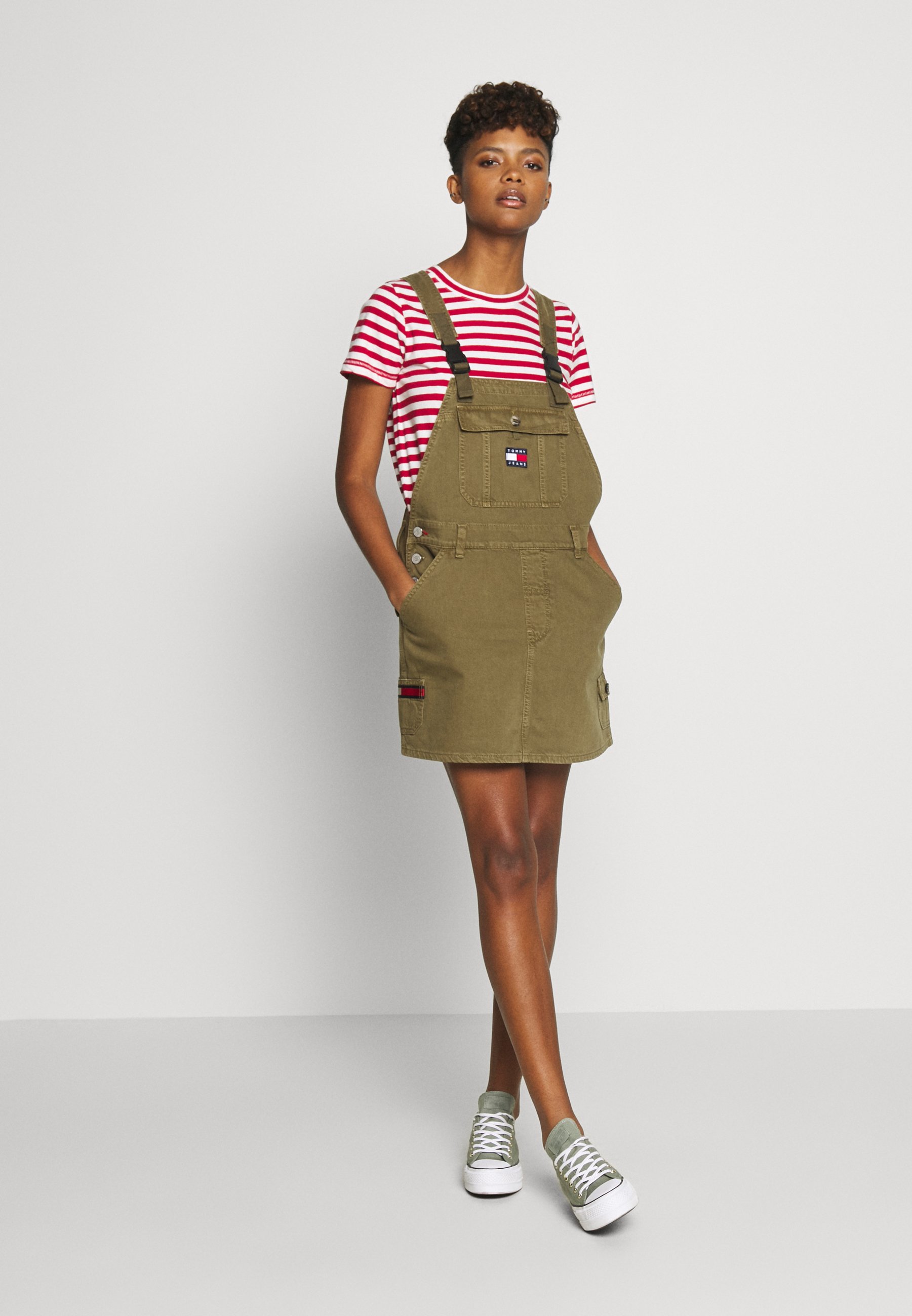 Tommy Jeans DUNGAREE DRESS - Denim 