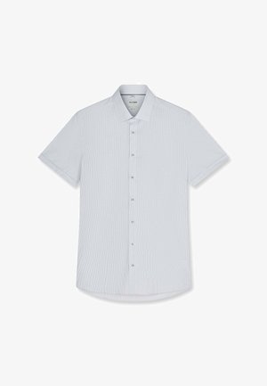 Camicia a maniche corte a righe sottili azzurro chiaro e bianco con colletto classico e sei bottoni visibili davanti.