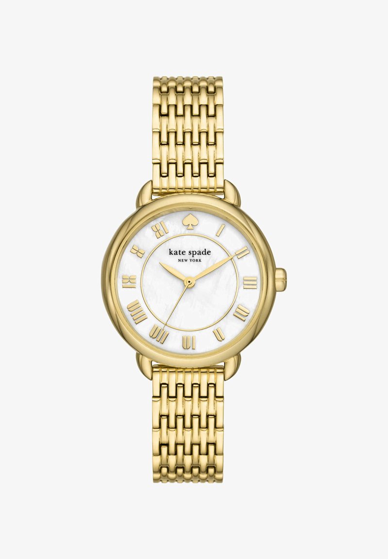Goudkleurig Kate Spade horloge met witte wijzerplaat, Romeinse cijfers, schoppenlogo op 12 uur en metalen schakels.