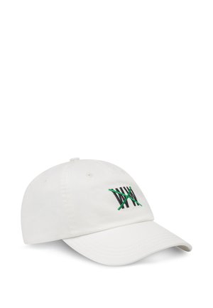 Cappellino bianco in cotone con logo ricamato in nero e verde, visiera curva, cinturino regolabile e sei fori di ventilazione.