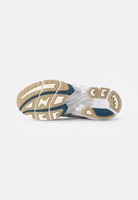 ASICS SportStyle GEL-KAYANO 14 UNISEX - Sportcipő - cream/pure silver