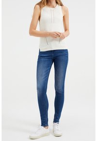 WE Fashion Stickad tröja - white