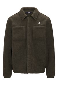 Giacca in pile di colore verde oliva scuro, con un esterno текстurizzato, chiusura frontale a bottoni, colletto e due tasche sul petto con un piccolo logo.