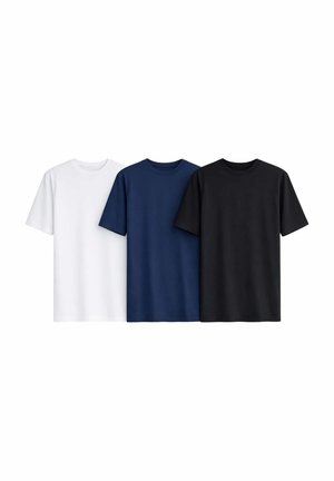 Tre ensfarvede t-shirts med korte ærmer i hvid, navyblå og sort, vist side om side på en hvid baggrund.