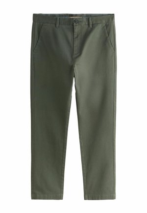 Olijfgroene broek met een gladde textuur, rechte snit, steekzakken en een knoopsluiting. De stof lijkt duurzaam met een subtiel patroon.