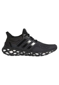 Chaussure de course athlétique noire avec une tige en mesh, trois bandes latérales, des lacets noirs, et une semelle intermédiaire noire avec des détails de coussin blanc.