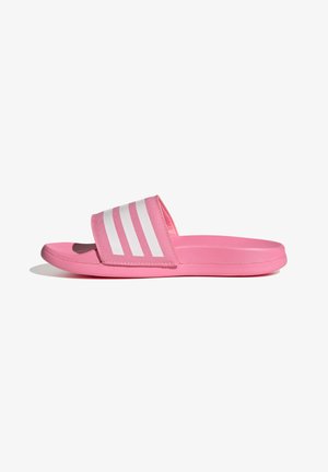 Sandalo rosa tipo slide con tre strisce diagonali bianche sulla fascia e suola texturizzata su sfondo bianco.