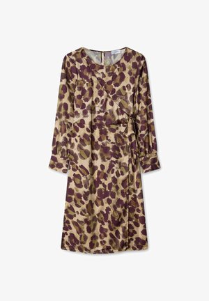 Pitkähihainen kietaisumekko beigen sävyisessä kankaassa, jossa on abstrakti kuvio purppuran ja vihreän sävyissä; malli sisältää vyön vyötäröllä ja pyöreän kaula-aukon.